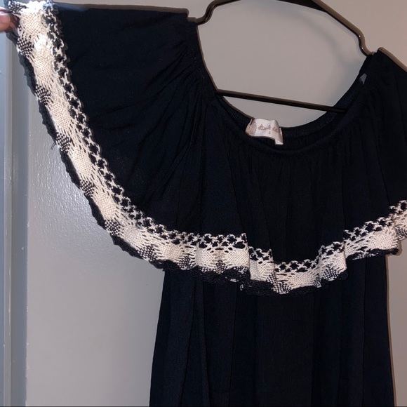 Altar’d State ruffle top - Picture 3 of 4